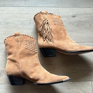 Schutz- Never Worn Alexxa Tan Suede Boots- US9 (runs big)